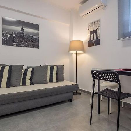 Hilton Area Brand New Comfortable Apartment Athen Exterior foto
